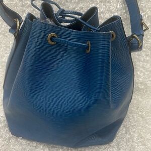 LOUIS VUITTON BLUE EPI NOE GM BUCKET BAG
